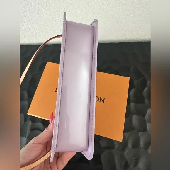 Louis Vuitton Lexington Pouch - Picture 4 of 10